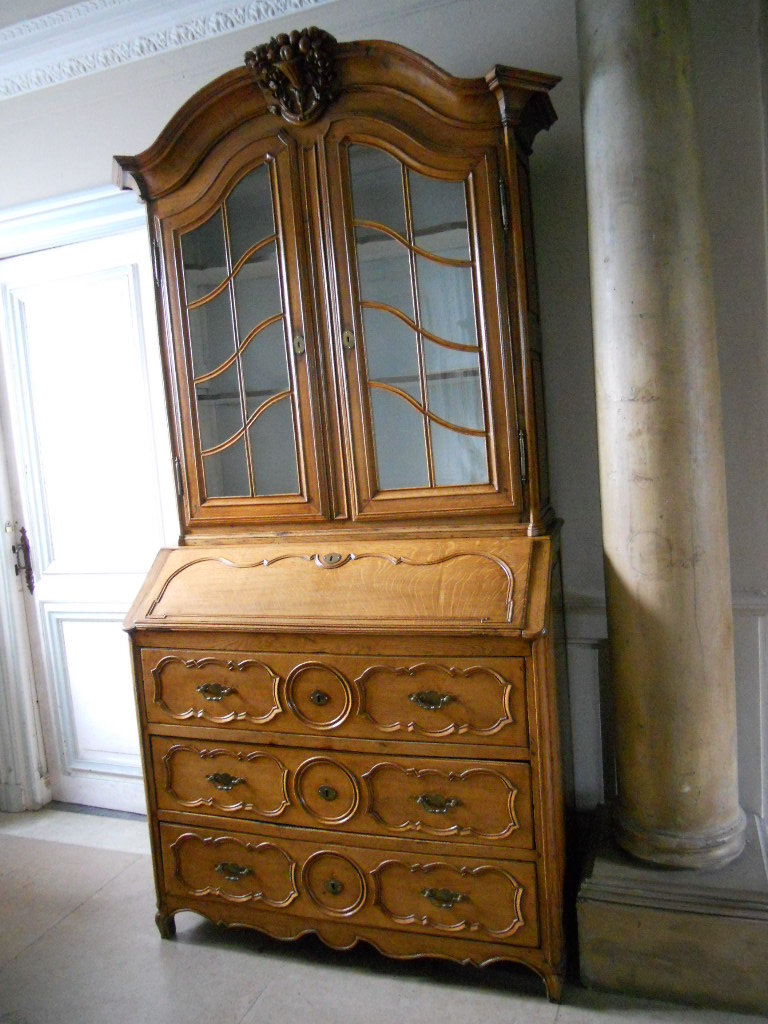 vitrine XVIII century  